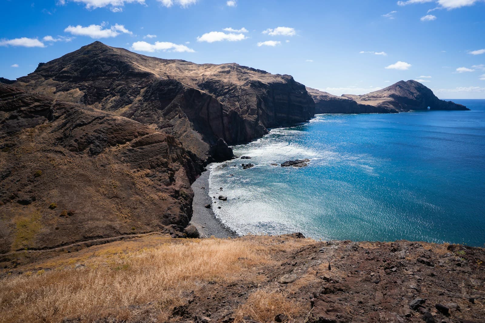 Bucear en Madeira: focas monje, cuevas y Atlántico todo el año