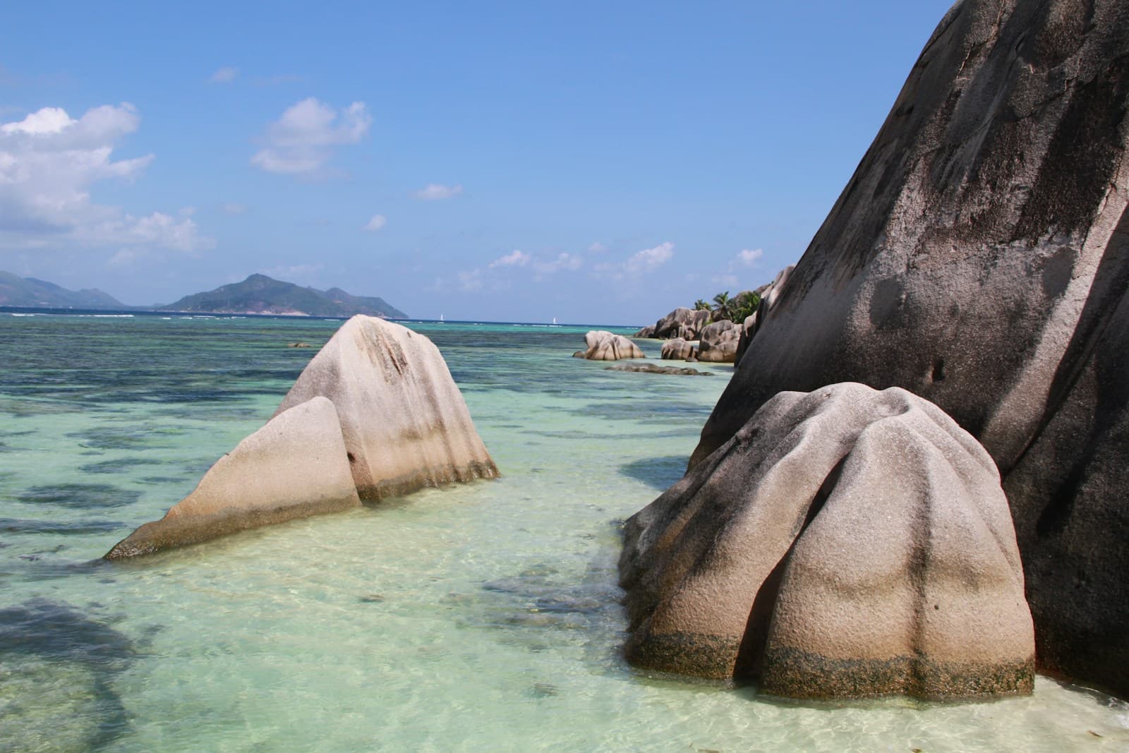 Seychelles Liveaboard vs Resort: When the Boat Is Actually Worth It